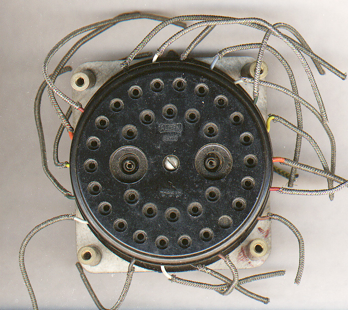 Image of black phenolic socket for the SB256